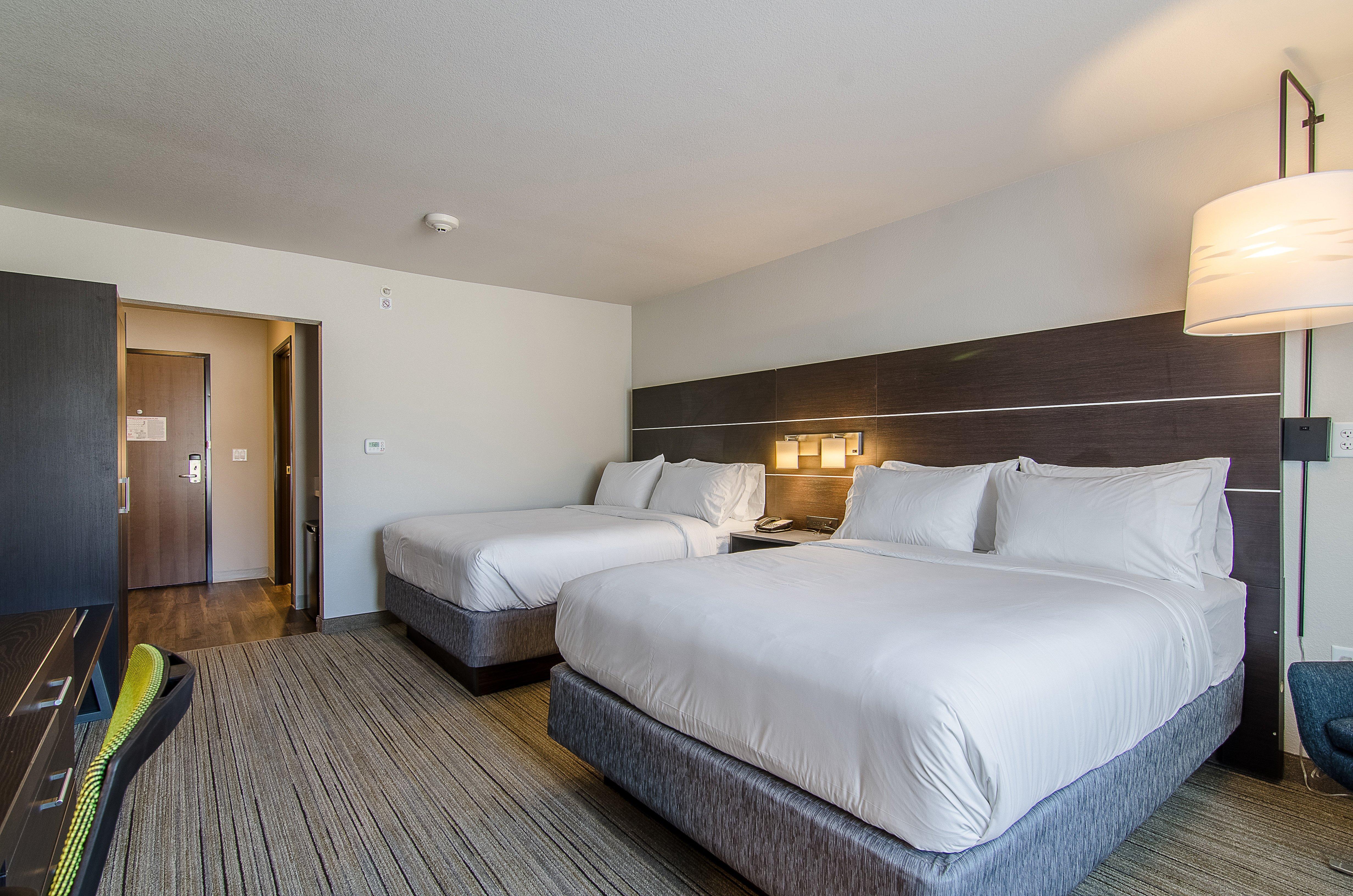 Holiday Inn Express & Suites - Atchison By Ihg Exterior photo